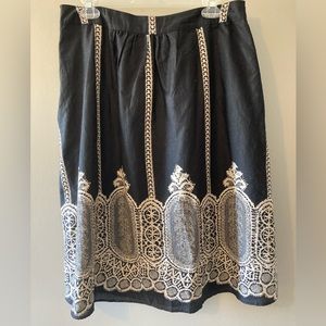 DownEast black and cream lace pattern midi skirt